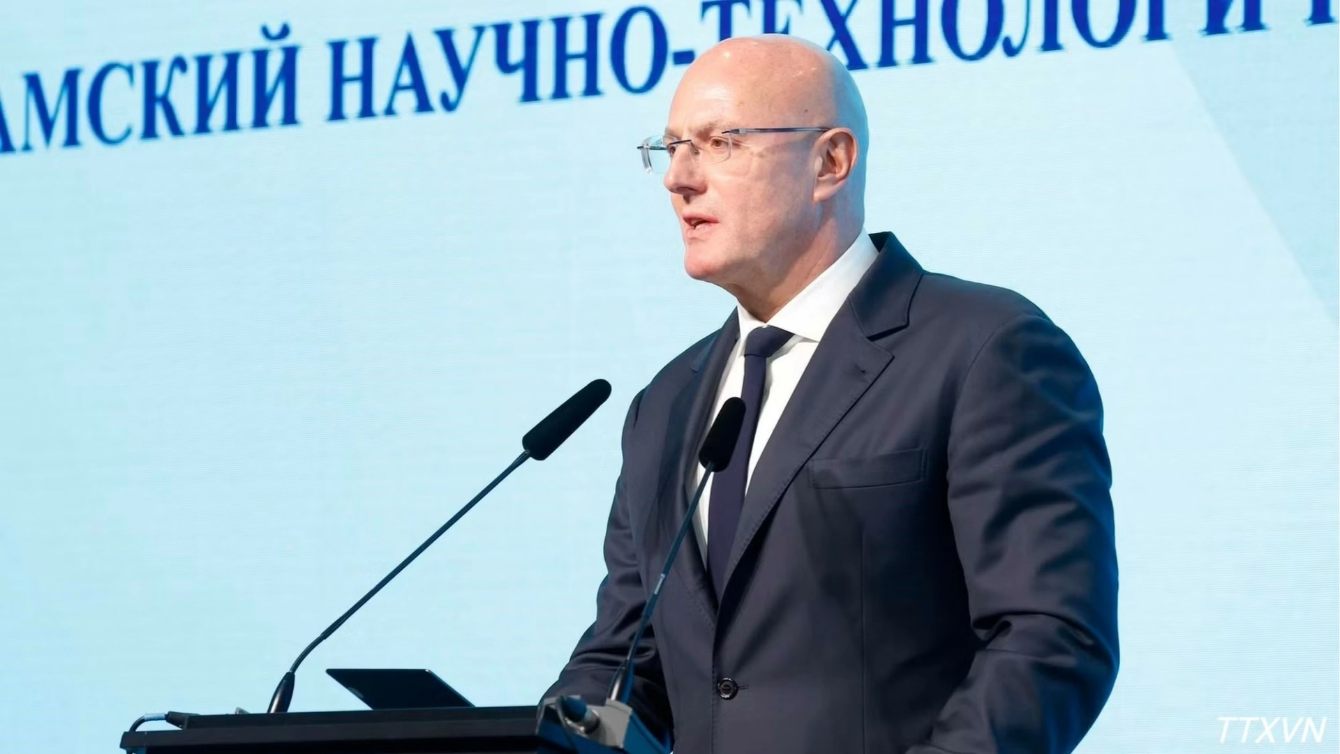 Phó Thủ tướng Nga Dmitry Chernyshenko phát biểu. (Ảnh: Thống Nhất/TTXVN)
