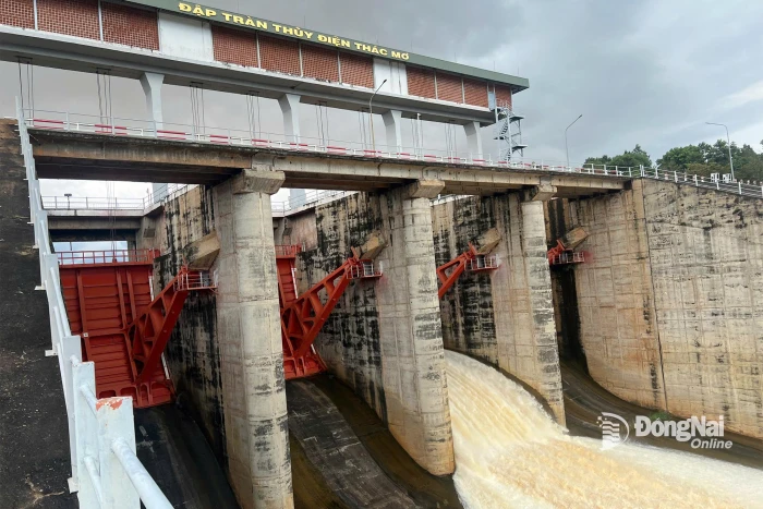 Thủy điện Thác Mơ tăng xả nước về hạ du