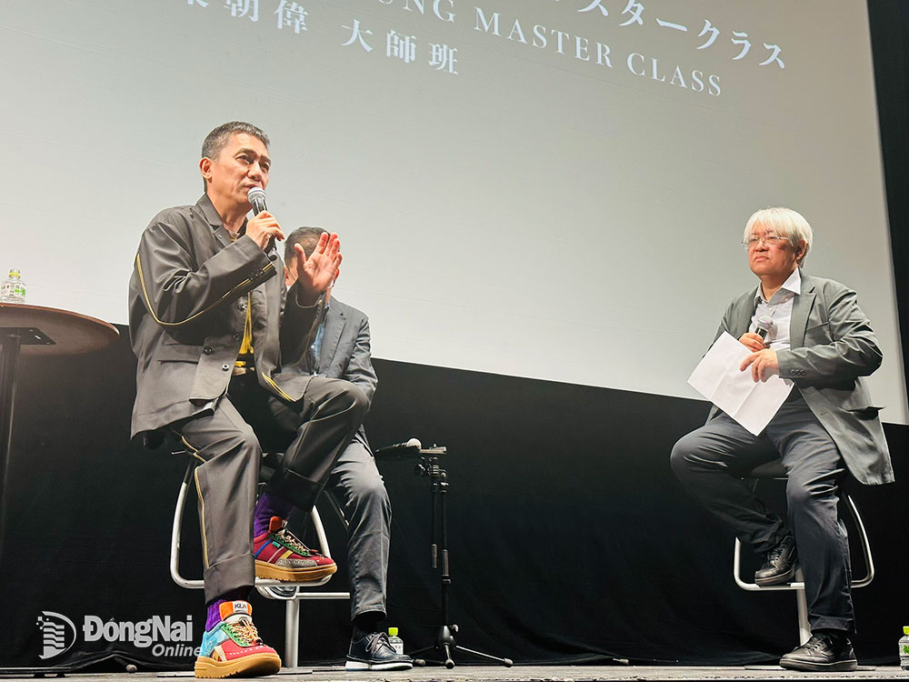 Ngôi sao màn bạc Hoa ngữ Lương Triều Vỹ xuất hiện tại Tokyo ngày 26-10 và dành 1 tiếng đồng hồ để kể chuyện làm phim, cách diễn xuất hay cũng như những quan điểm về điện ảnh