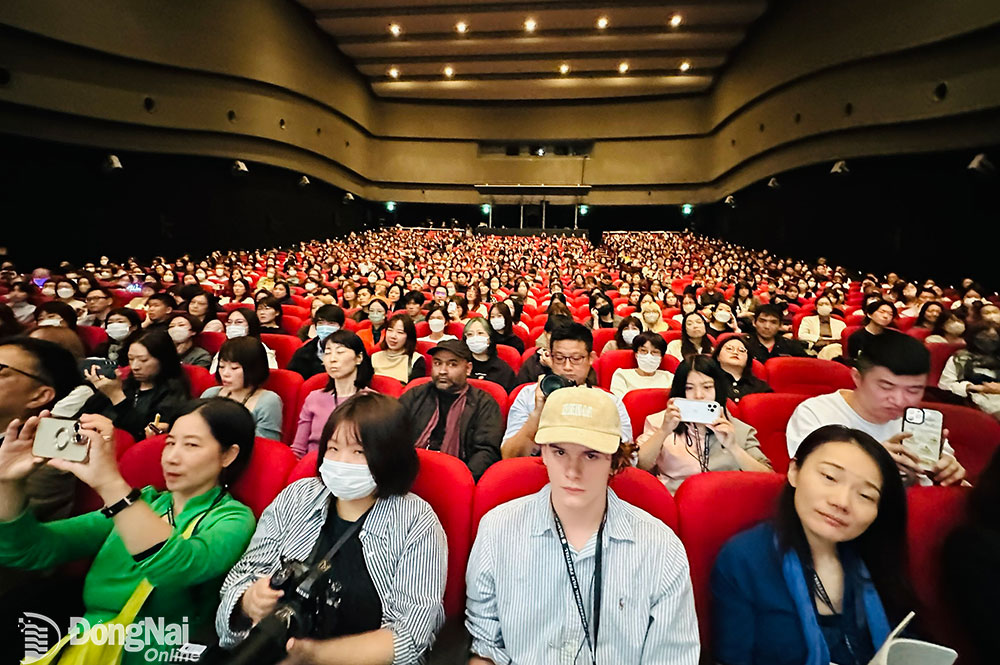 Nhiều suất chiếu phim TIFF chật kín người xem. Trong ảnh: Bên trong rạp Hulic Hall nằm trong khu vực diễn ra Liên hoan phim Tokyo