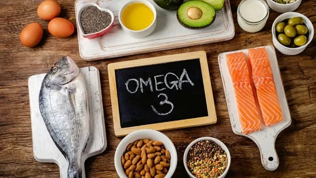 Mẹ nên bổ sung cho trẻ biếng ăn những thực phẩm giàu omega - 3 như cá thu, cá hồi,... 