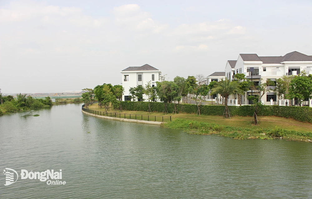 Khu đô thị sinh thái ven sông ở xã Long Hưng, TP.Biên Hòa. Ảnh: H.Lộc