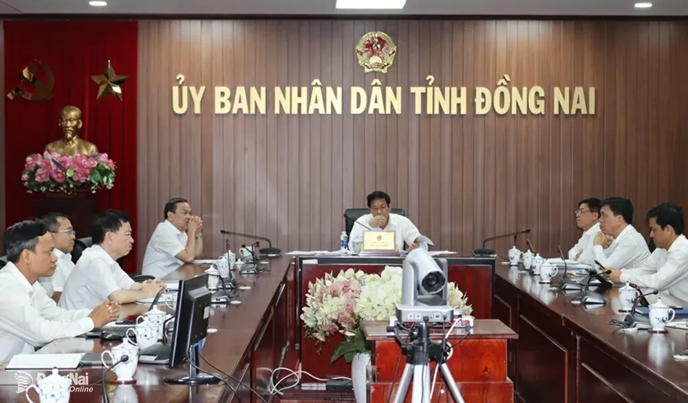 Phó chủ tịch UBND tỉnh Võ Văn Phi chủ trì điểm cầu Đồng Nai