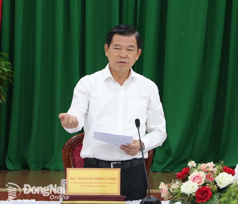 Uỷ viên Trung ương Đảng, Bí thư Tỉnh uỷ Nguyễn Hồng Lĩnh phát biểu tại buổi làm việc. Ảnh: Phạm Tùng
