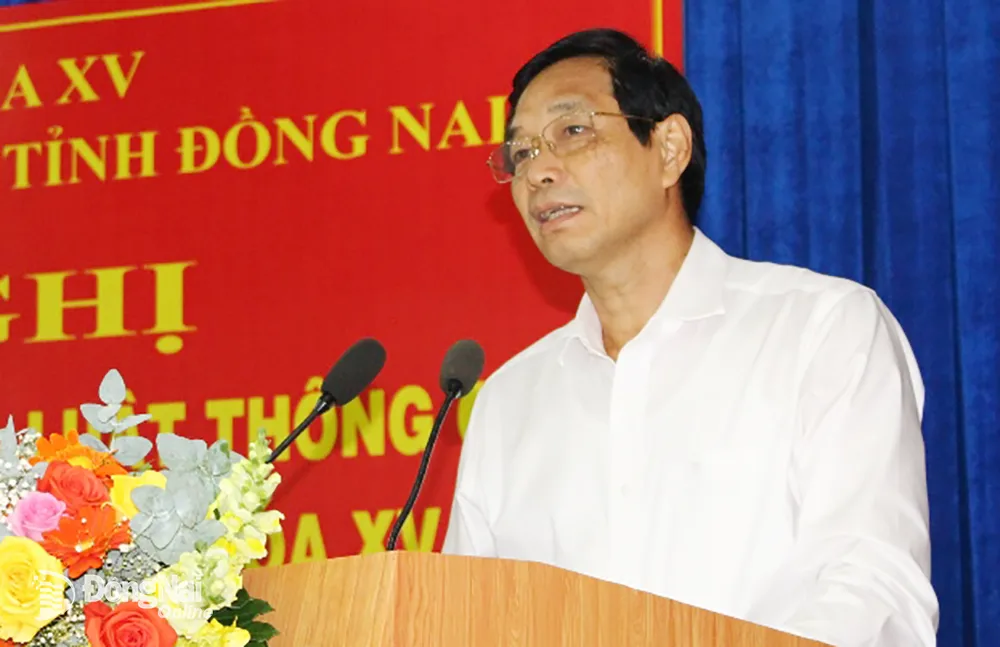 Phó chủ tịch UBND tỉnh Võ Văn Phi phát biểu tại hội nghị