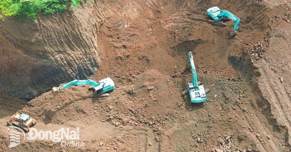 UBND tỉnh kiến nghị Thủ tướng Chính phủ chấp thuận tiếp tục gia hạn 3 dự án cải tạo đất nông nghiệp phục vụ thi công cao tốc Biên Hòa - Vũng Tàu. Ảnh: Phạm Tùng
