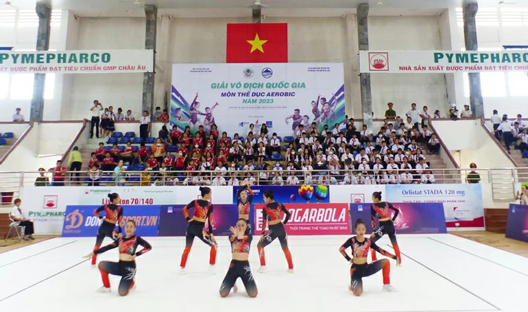 Các VĐV Phú Yên thi đấu đầu tiên sau lễ khai mạc