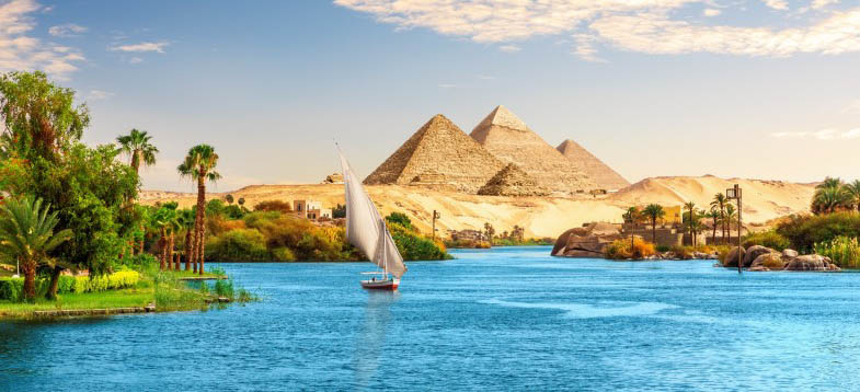 Nhiệt độ ở Ai Cập rất cao vào mùa hè, du ngoạn trên sông Nile là điều tuyệt vời. Nguồn: bookmundi.com