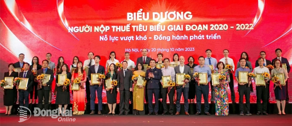 Các doanh nghiệp Đồng Nai tại lễ biểu dương những doanh nghiệp nộp thuế lớn nhất Việt Nam do Bộ Tài chính vừa tổ chức