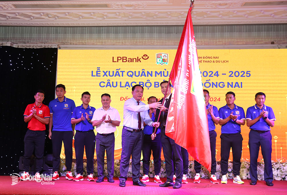 Đội bóng đá Đồng Nai làm lễ xuất quân tham dự mùa giải hạng Nhất 2024-2025