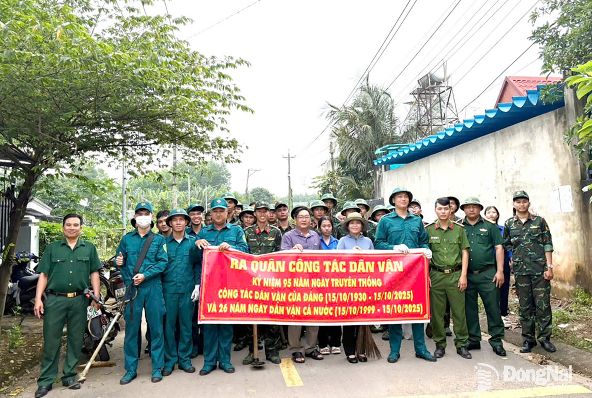 Tan An communes armed forces launched mass mobilization work. Photo: Viet Cuong