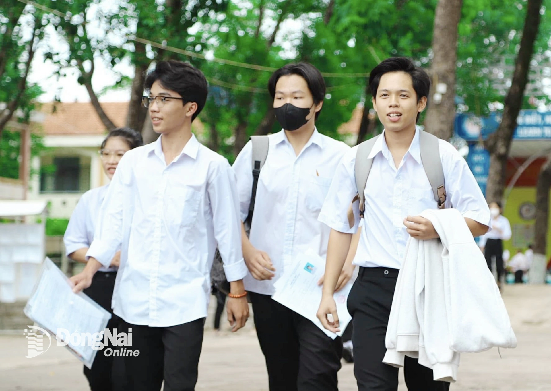 Học sinh Trường THPT Nguyễn Du (phường Bình Phước) tham dự Kỳ thi tốt nghiệp năm 2025. Ảnh: C.T.V