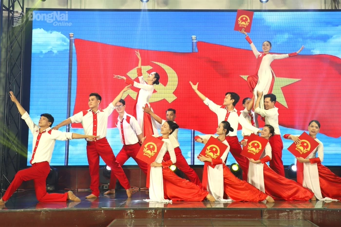 Tôn vinh nghệ thuật và tri ân Tổ nghiệp