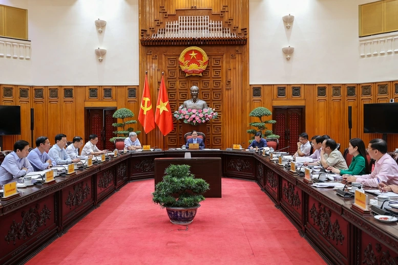 Thủ tướng Phạm Minh Chính chủ trì cuộc họp của Thường trực Chính phủ - Ảnh: VGP/Nhật Bắc