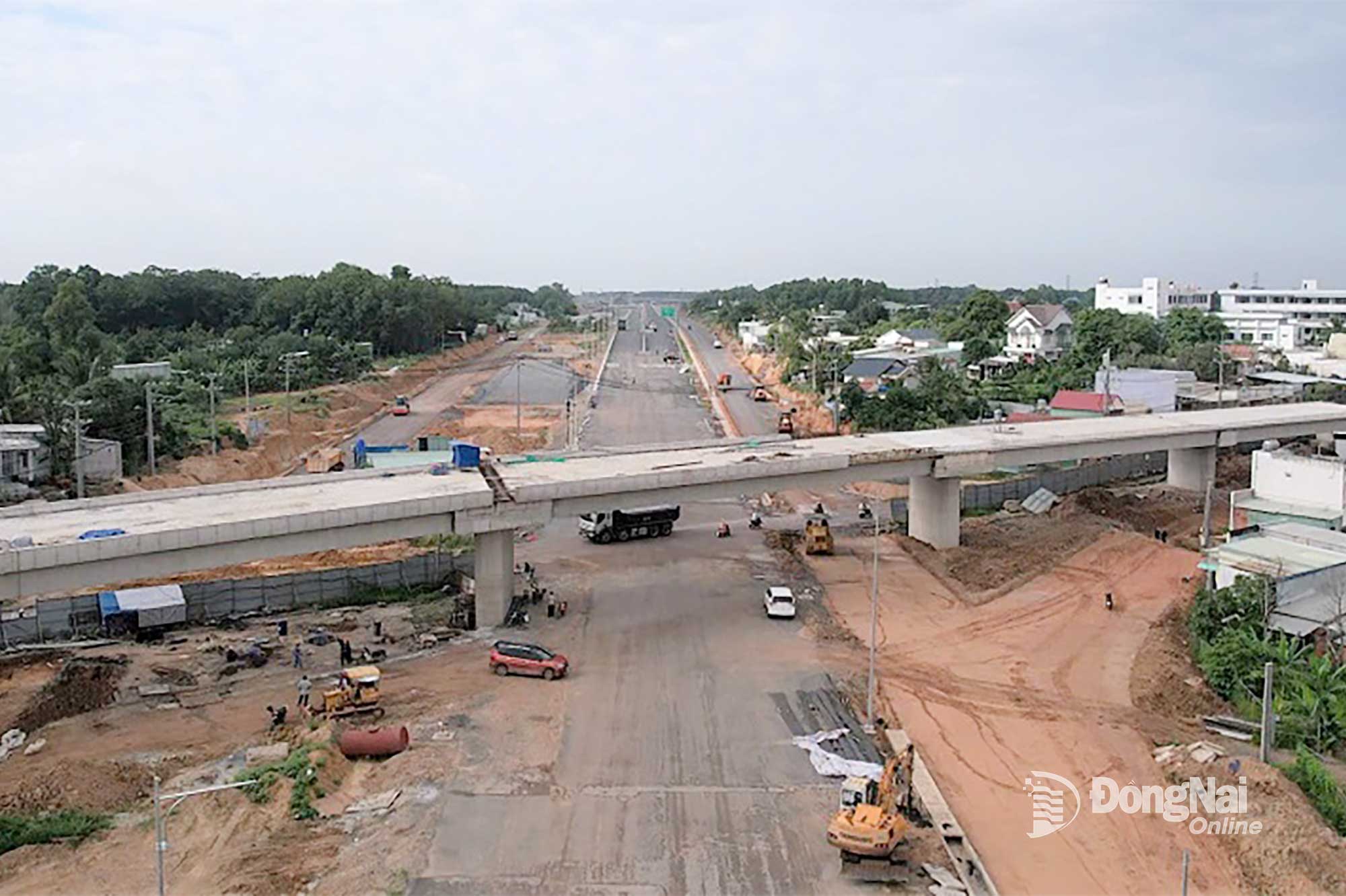 Construction of Component Project 3 of Ring Road No. 3 – Ho Chi Minh City, through Dong Nai province. Photo: Pham Tung

