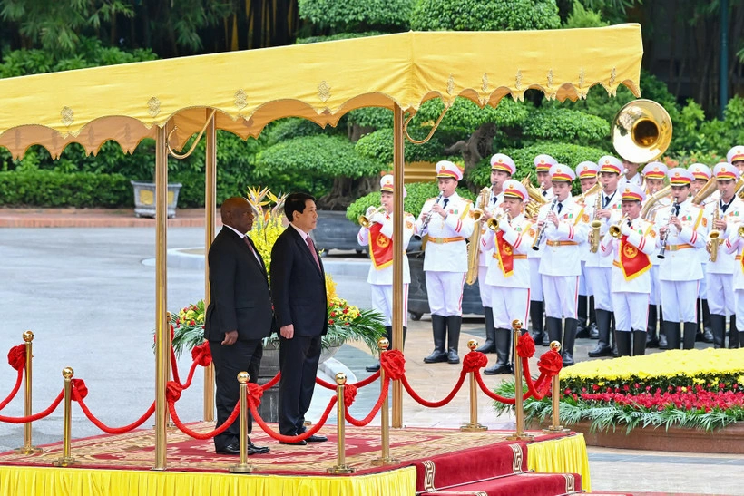 Chủ tịch nước Lương Cường chủ trì lễ đón cấp Nhà nước Tổng thống Nam Phi Matamela Cyril Ramaphosa Ảnh: Thủy Nguyên
