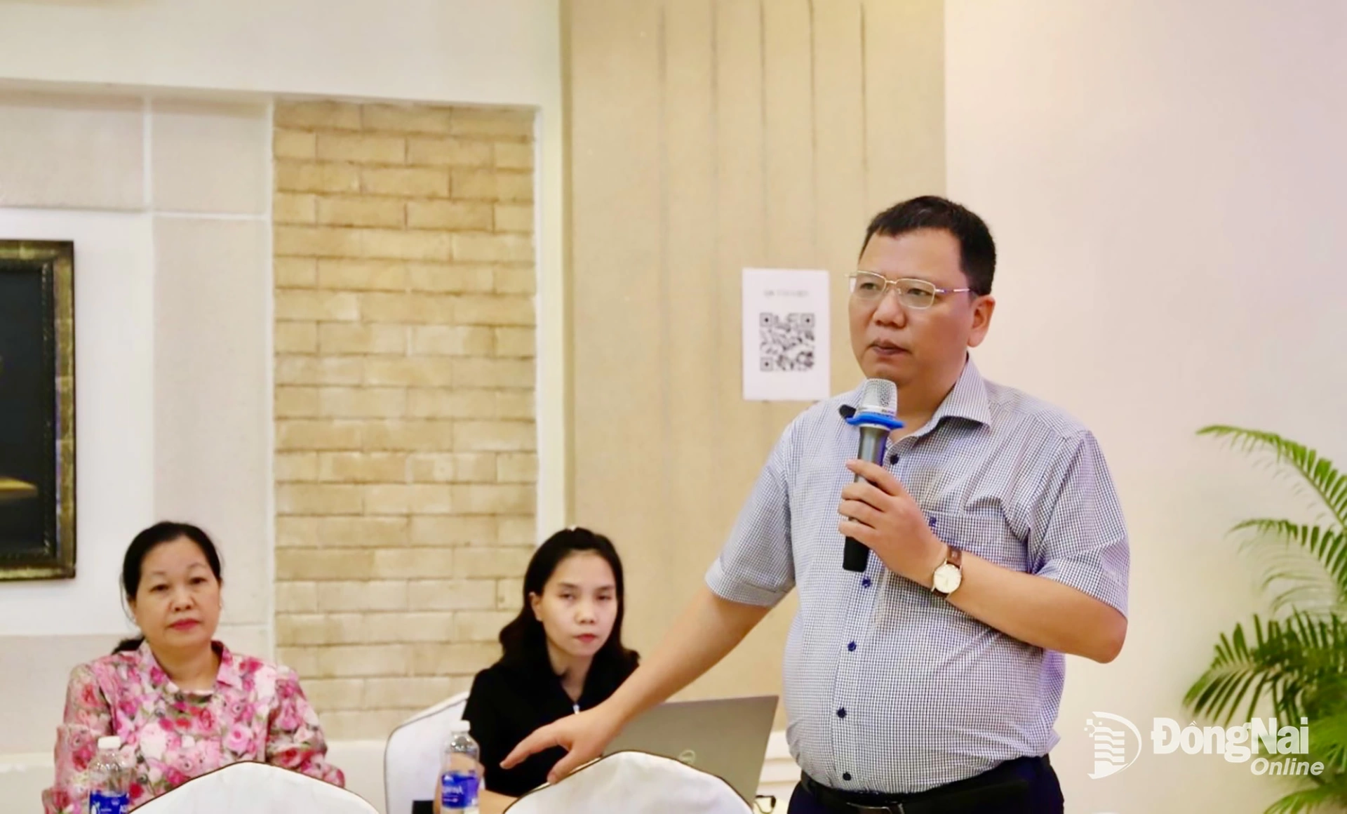 A representative of SPS Vietnam speaks at the conference. Photo: B. Nguyen