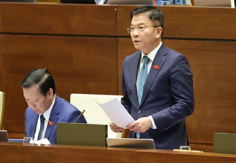 Phó Thủ tướng Lê Thành Long phát biểu trước Quốc hội chiều 30/10/2025 - Ảnh VGP/Nhật Bắc