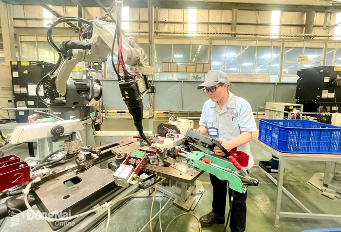 Người lao động tiếp cận nhanh công nghệ trong sản xuất