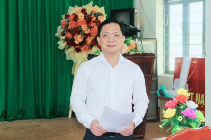 Ủy viên Ban Thường vụ Tỉnh ủy, Phó Chủ tịch Thường trực Ủy ban MTTQ Việt Nam tỉnh Đồng Nai Hà Anh Dũng dự sinh hoạt chi bộ tại cơ sở