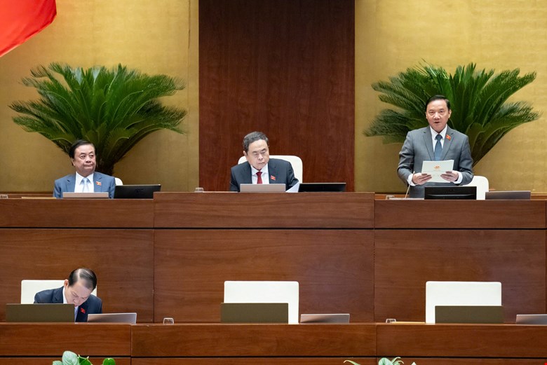 Phó Chủ tịch Quốc hội Nguyễn Khắc Định điều hành nội dung thảo luận