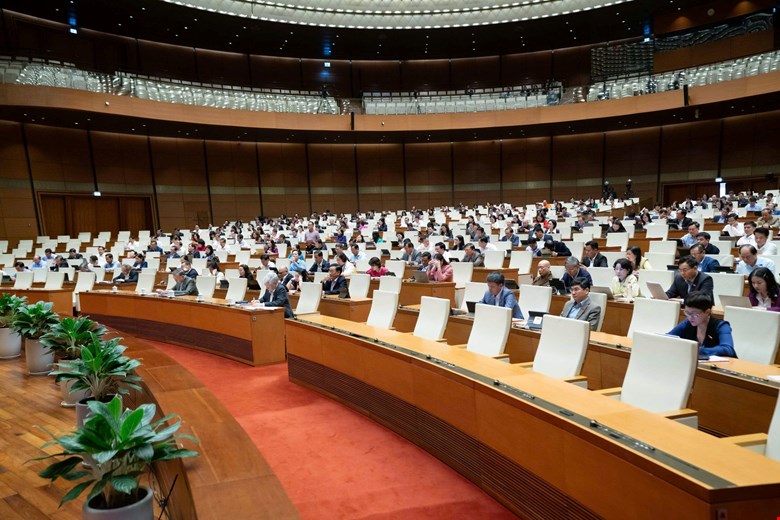 Quang cảnh Phiên họp tại Hội trường