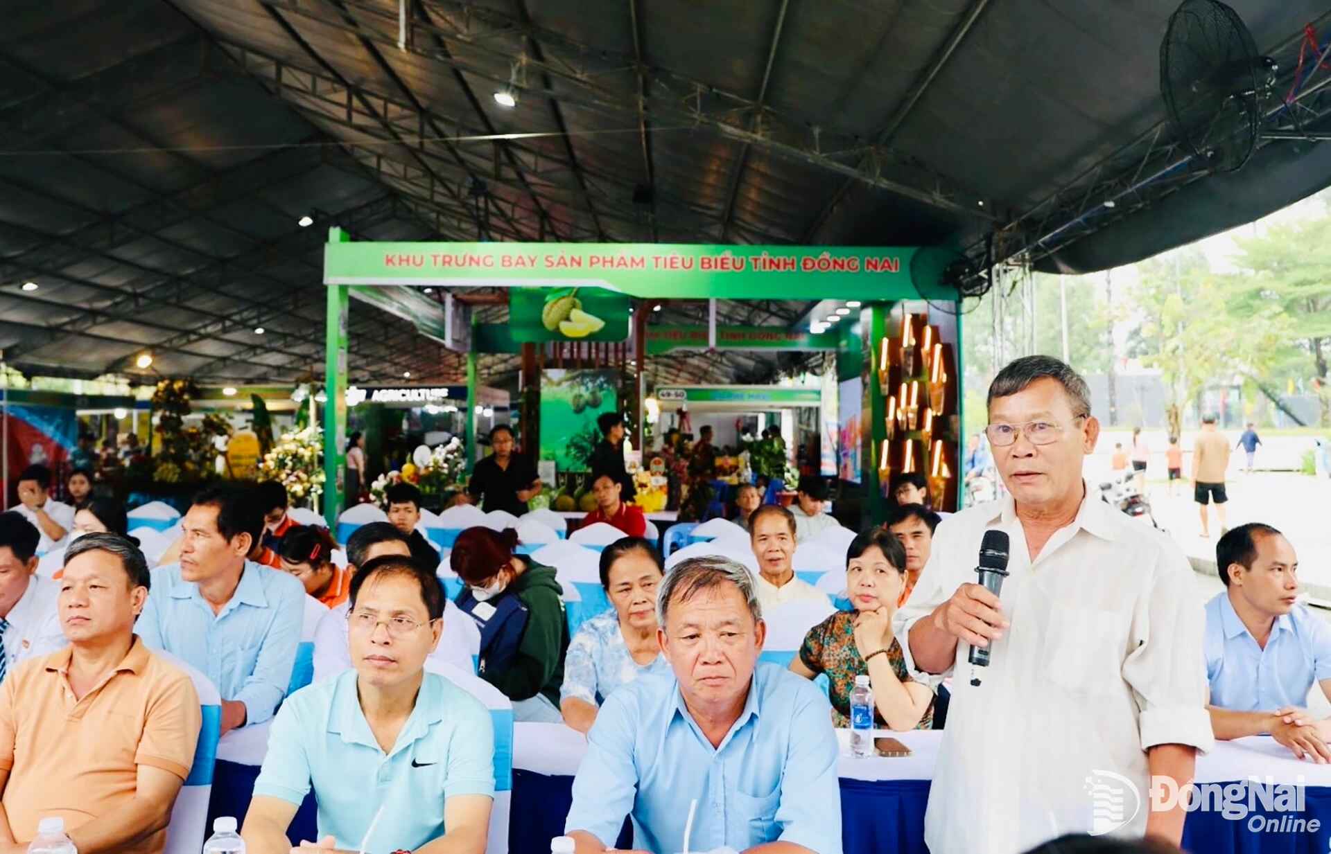 Farmers representatives share their views at the seminar. Photo: B. Nguyen