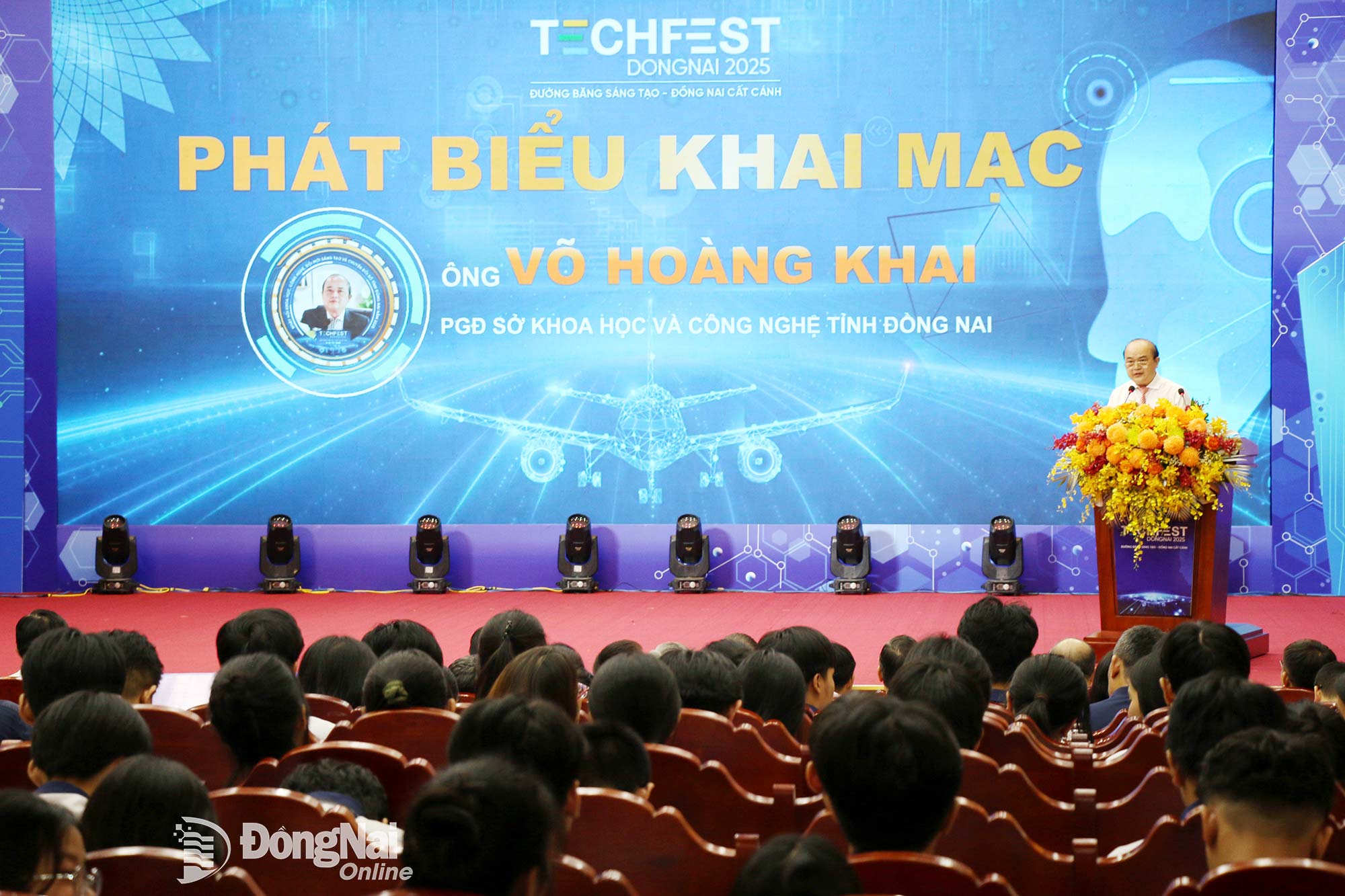 Deputy Director of Dong Nai Department of Science and Technology Vo Hoang Khai delivers the opening speech at the workshop. Photo: Hai Quan