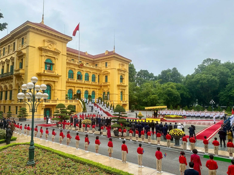 Toàn cảnh lễ đón Ảnh: Thủy Nguyên
