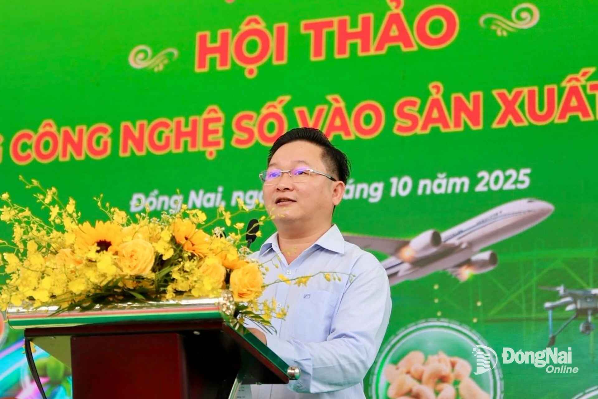 Nguyen Huu Nguyen, Provincial Party Committee member, Vice Chairman of the Vietnam Fatherland Front Committee of Dong Nai province, and Chairman of the Dong Nai Farmers’ Association, speaks at the seminar. Photo: B. Nguyen	