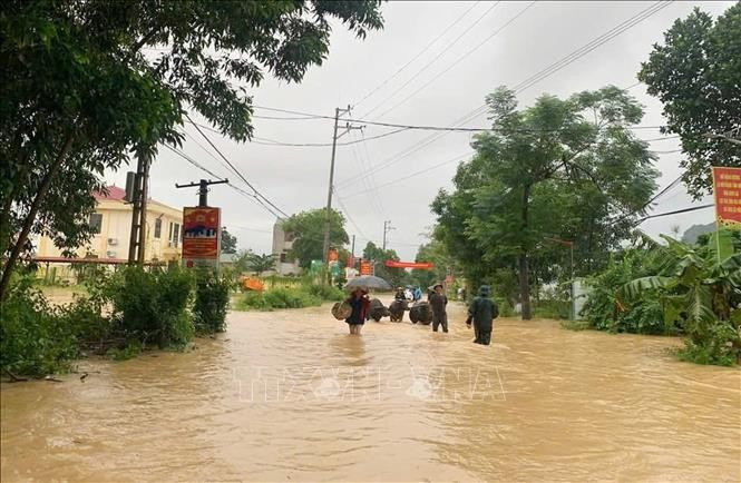 Van Nham commune in Lang Son province is heavily flooded due to the circulation of Storm No. 11. (Photo: VNA)