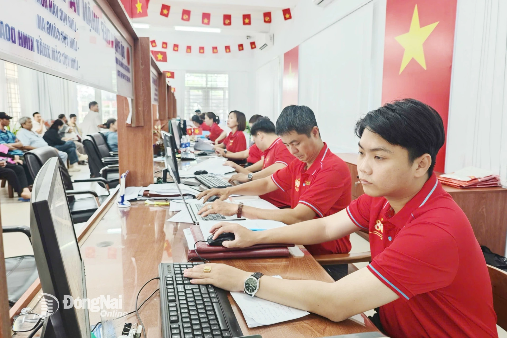 Public Administrative Service Center in Xuan Hoa commune. Photo: Duc Quy