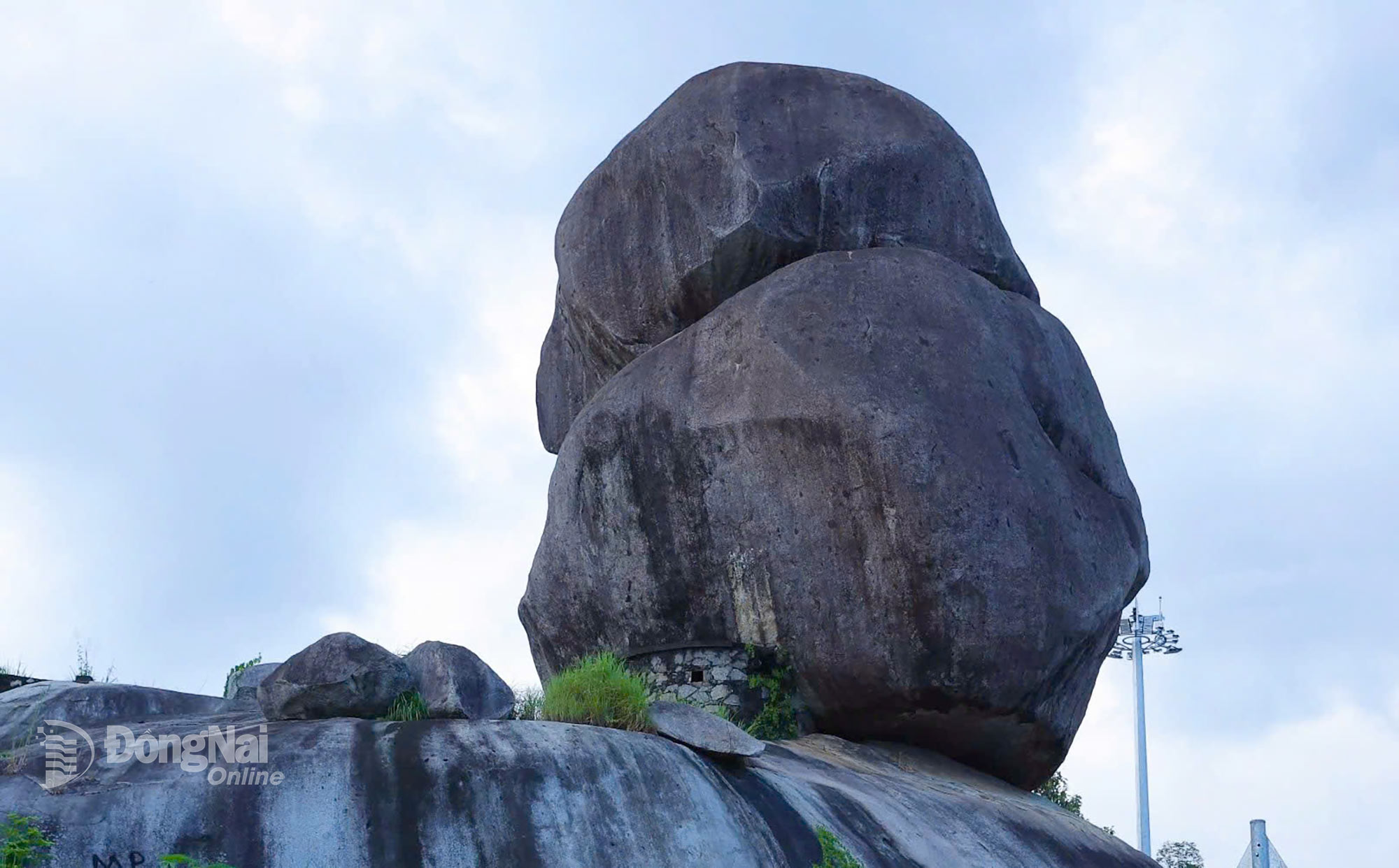 The stones appear precarious yet are remarkably stable. Photo: Thuy Tien