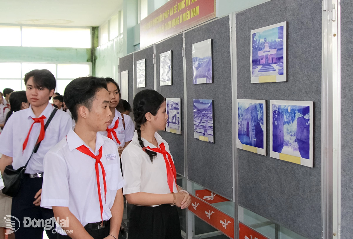 Đội viên tiêu biểu
tham gia
Hành trình
ươm mầm
Hạt giống xanh
đến tham quan,
tìm hiểu khu
trưng bày tại Di tích
Nhà lao Tân Hiệp