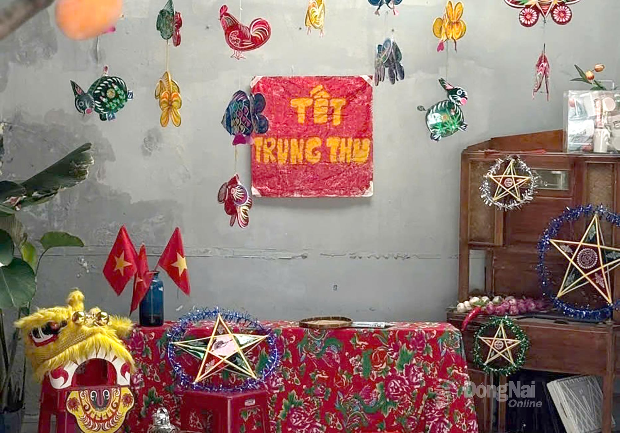 A simple Mid-Autumn decoration corner that evokes childhood memories. Photo: Anh Thy