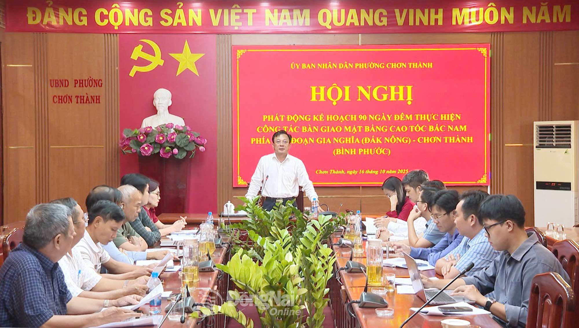 Chairman of Chon Thanh Ward Peoples Committee Nguyen Anh Tai speaks at the launching conference. Photo: Do Trinh