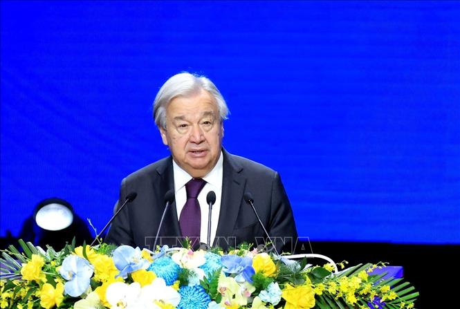 Tổng Thư ký Liên hợp quốc António Guterres phát biểu tại Phiên khai mạc cấp cao Lễ mở ký Công ước Hà Nội. Ảnh: Tuấn Anh/TTXVN
