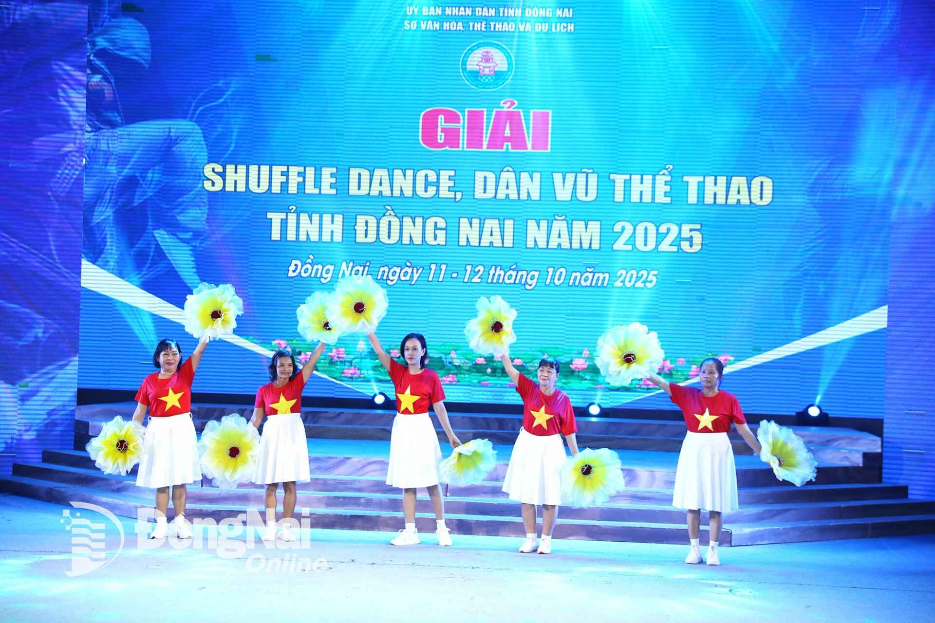 A sports folk dance performance in the five-member category. Photo: Huy Anh