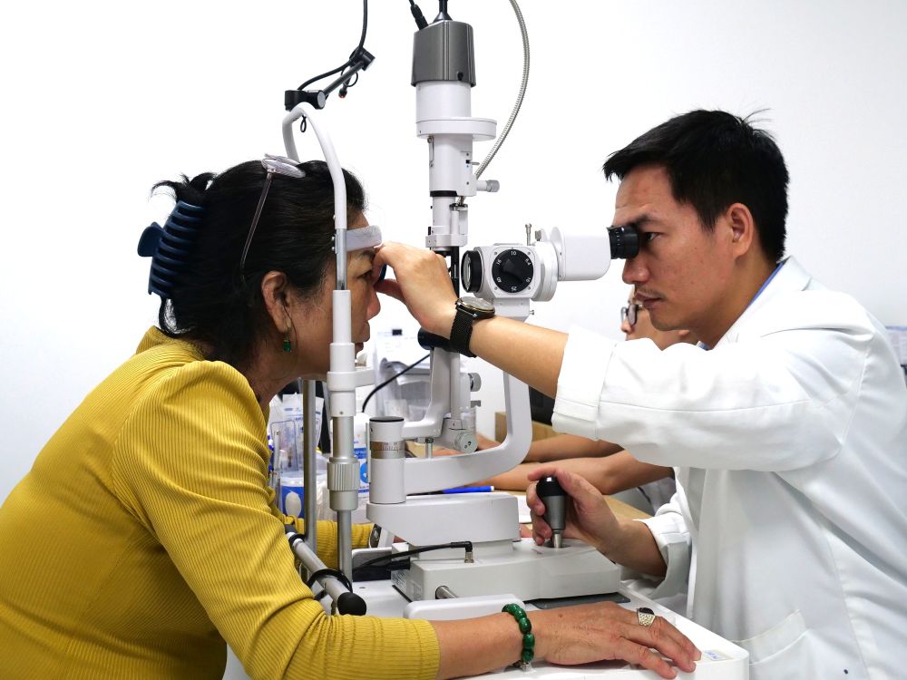 Khám, chữa bệnh BHYT cho bệnh nhân tại Bệnh viện Mắt Hà Nội - Đồng Nai.