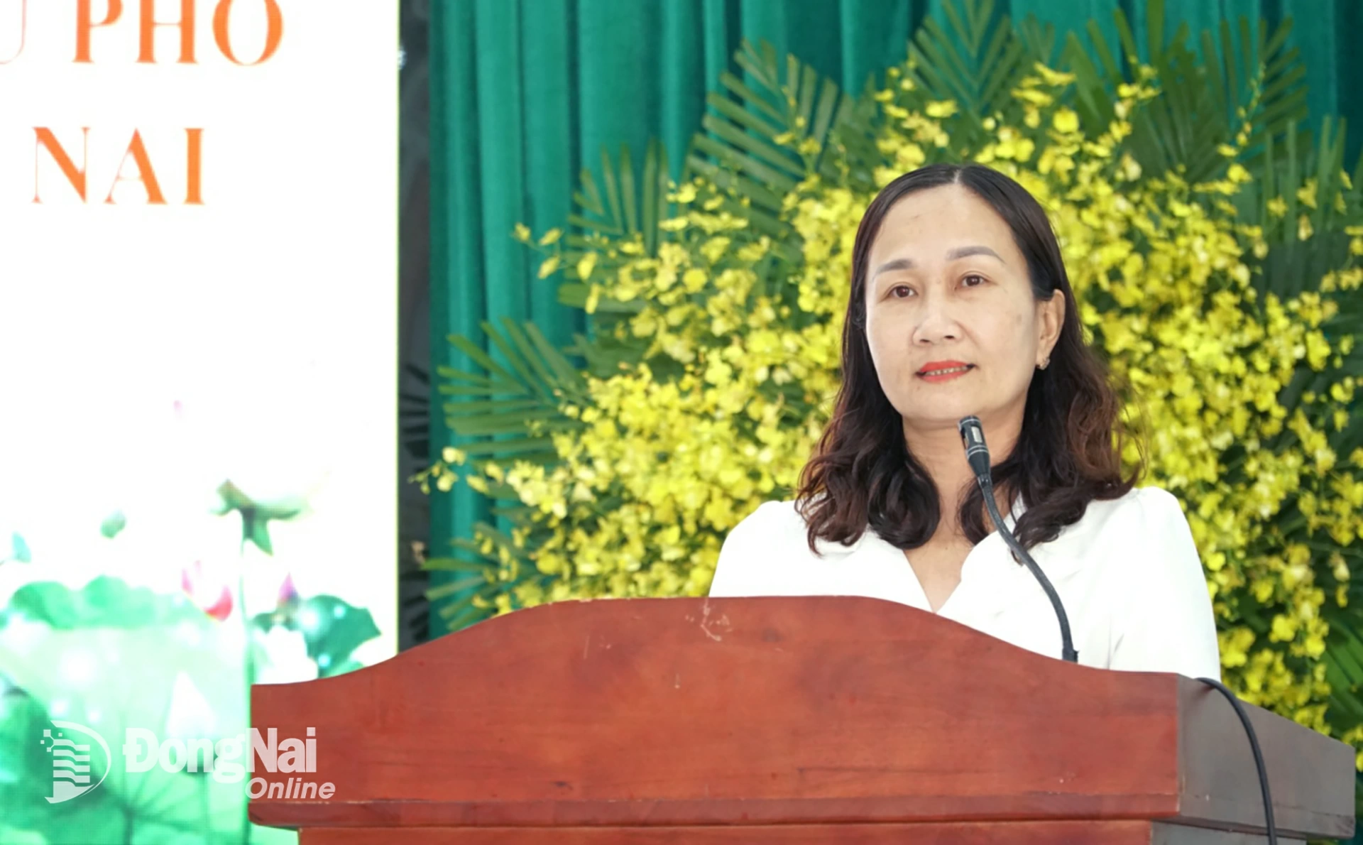 Đồng chí Nguyễn Thị Bích Thuần, ĐUV, Phó Chủ tịch UBND phường phát biểu chỉ đạo tại lễ ra mắt. Ảnh: Minh Chí