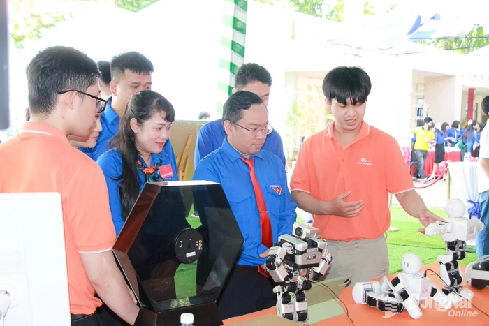 Cơ hội để người trẻ trải nghiệm các hoạt động lễ hội