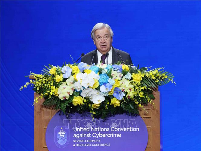 Tổng Thư ký Liên hợp quốc António Guterres phát biểu tại Phiên khai mạc cấp cao Lễ mở ký Công ước Hà Nội. Ảnh: TTXVN