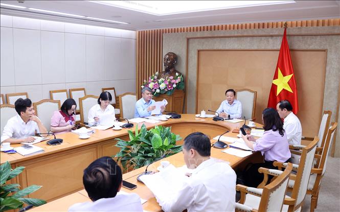 Phó Thủ tướng Trần Hồng Hà chủ trì cuộc họp. Ảnh: Văn Điệp/TTXVN