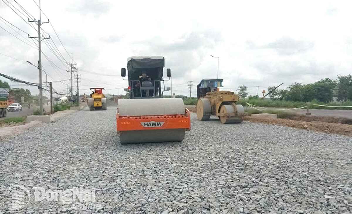 Construction of Provincial Road 25B Upgrade Project. Photo: Pham Tung