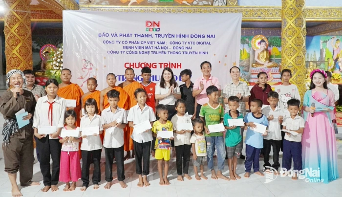 Dong Nai Newspaper and Radio, Television organizes Mid-Autumn Festival for children in remote areas