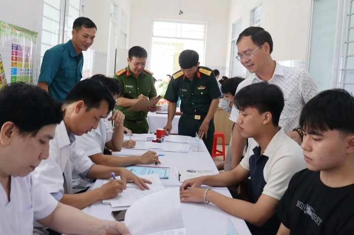 Bắt đầu khám sơ tuyển sức khỏe công dân chuẩn bị nhập ngũ năm 2026