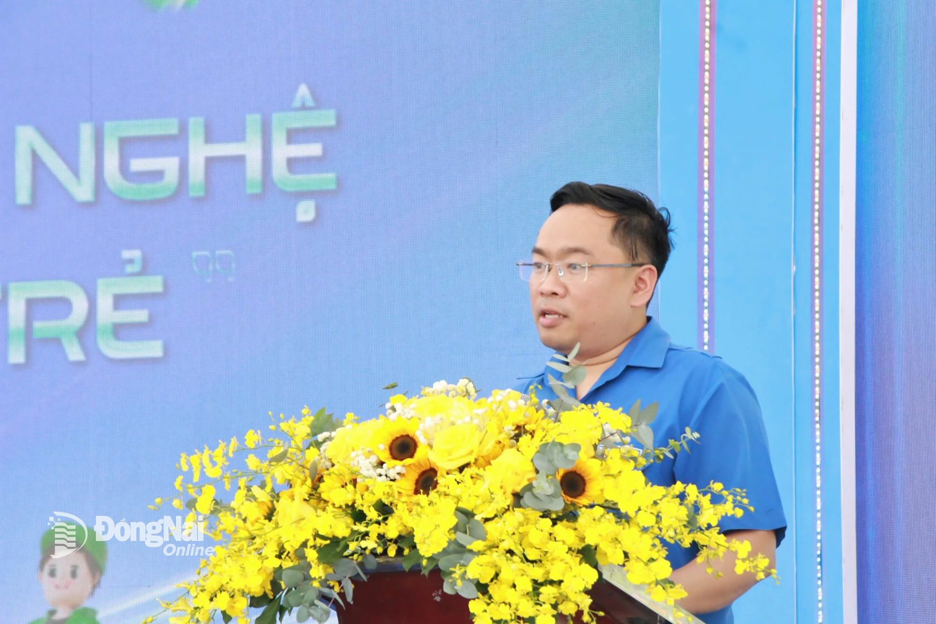 Tỉnh ủy viên, Phó Chủ tịch Ủy ban MTTQ Việt Nam tỉnh, Bí thư Tỉnh đoàn Đồng Nai Nguyễn Minh Kiên phát biểu tại chương trình. Ảnh: Nga Sơn
