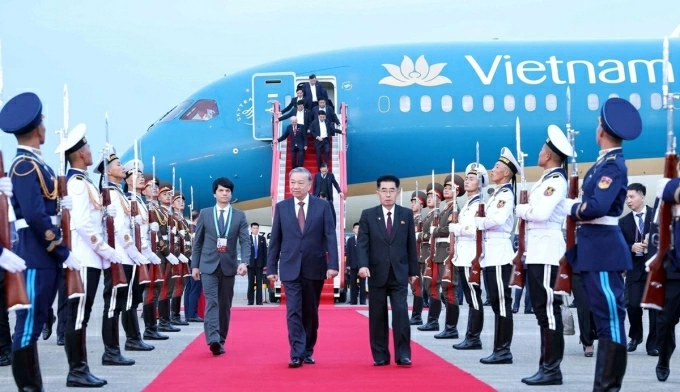 Tổng Bí thư Tô Lâm tại sân bay quốc tế Bình Nhưỡng sáng 9-10

