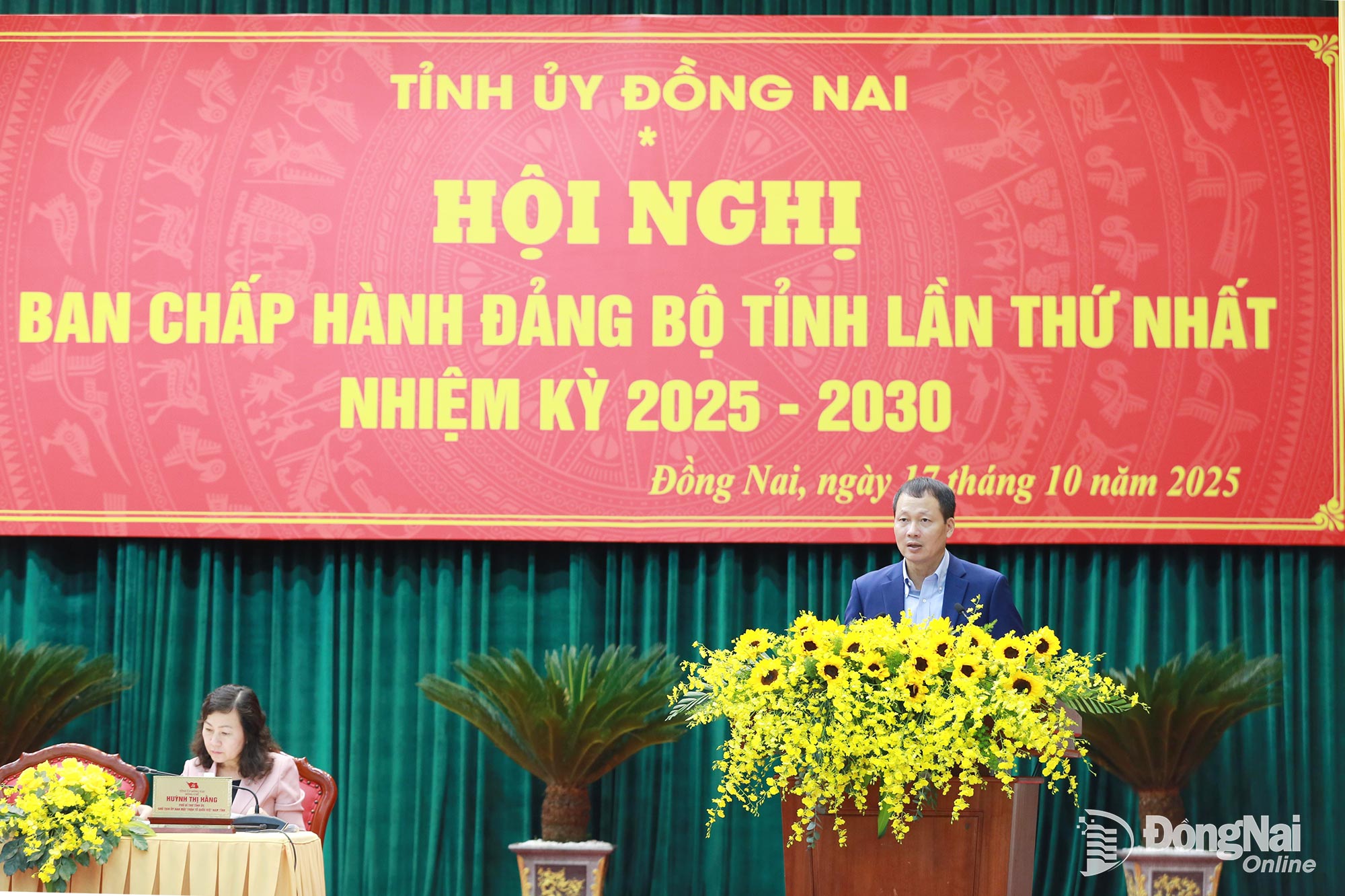 Comrade Vu Hong Van, Secretary of the Provincial Party Committee and Head of the Dong Nai Delegation to the National Assembly, delivers the opening speech. Photo: Huy Anh