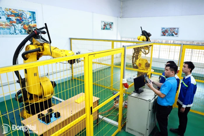 Chuyển giao nguyên trạng Trường cao đẳng Công nghệ quốc tế Lilama 2 từ Bộ về thành phố Đồng Nai quản lý